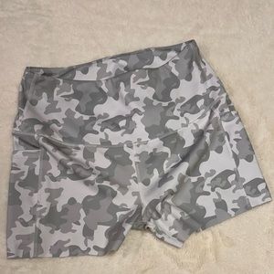 WHITE CAMO GYM SHORTS